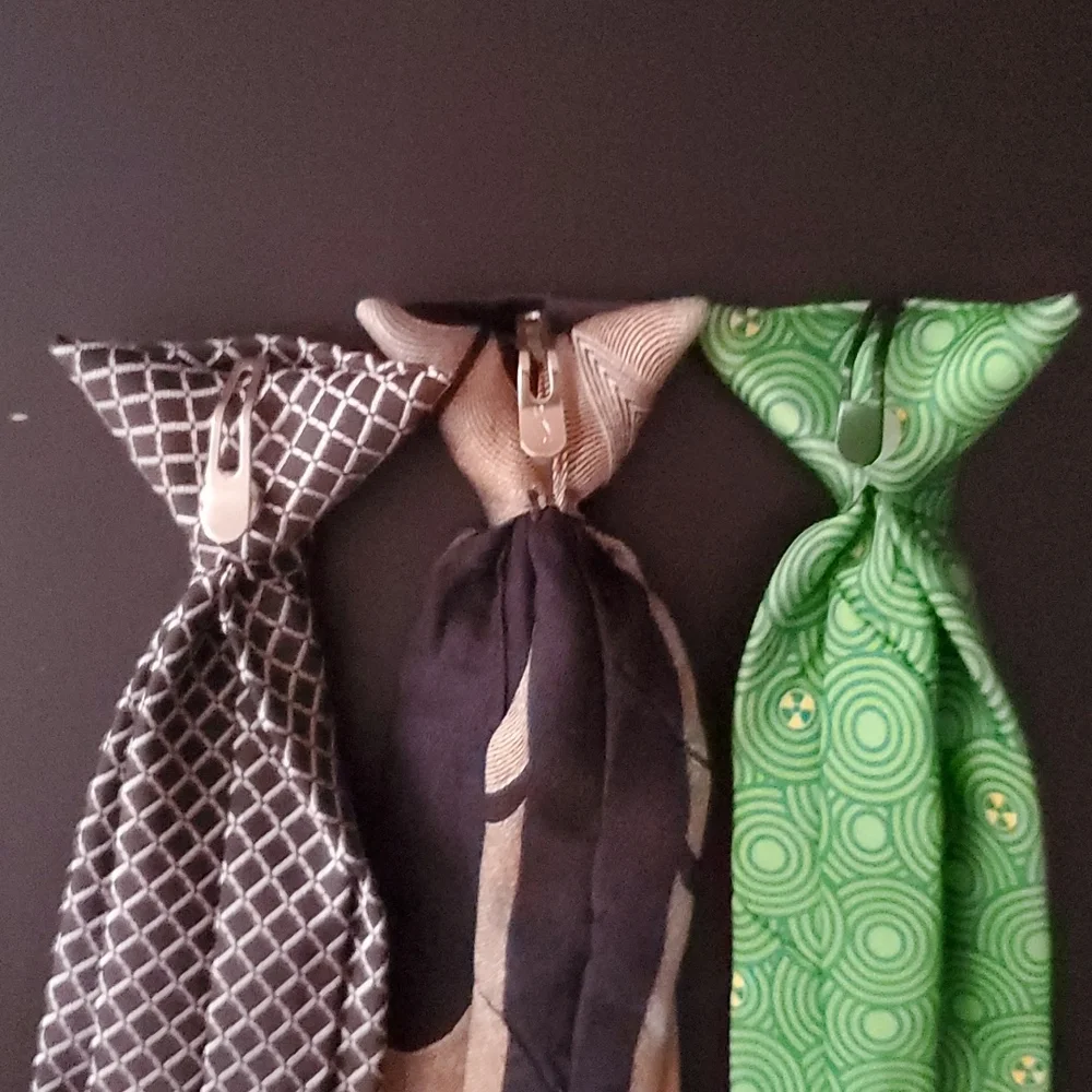 Set of 👔 ties